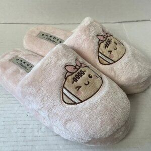 Dakota Fleece Pink Plush Slippers 🩷 Cozy Cute Football Face Sz 7–8 NWT